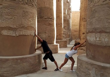 Luxor podkreśla jednodniowe wycieczki autobusem z Asuanu
